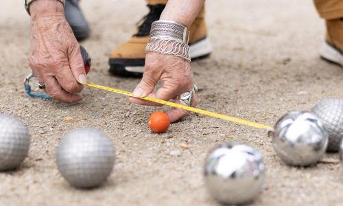 Boule im Innenhof des Qu 46