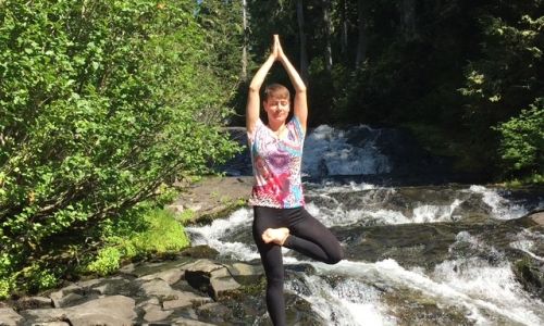 Foto: Yoga am Gebirgsbach