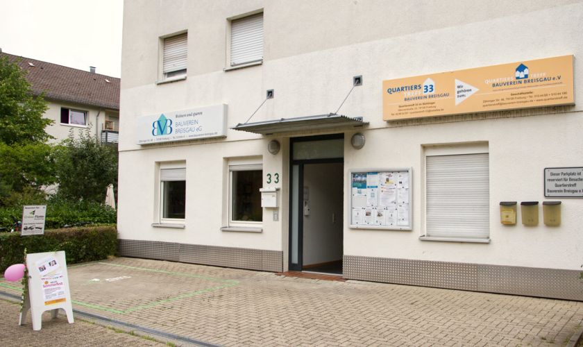 Quartierstreff Qu33, Außenansicht, Hauseingang